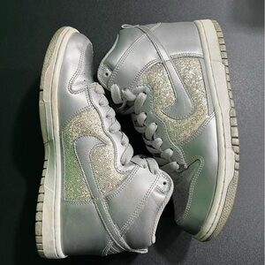 Nike dunk high women’s